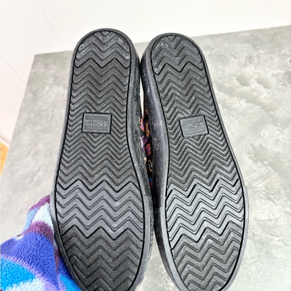 Toms Women's Alpargata Dia De Los Muertos 6.5 Glow In Dark Halloween shoes - Picture 4 of 5